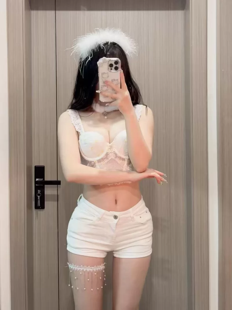 昆明娇小身材学生妹_昆明外围小姐