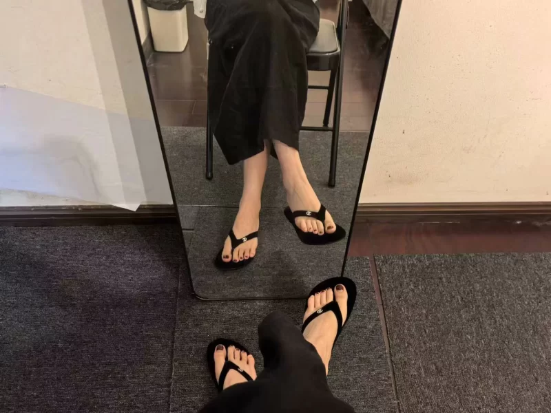 丝袜玉足美腿_市区外围小姐