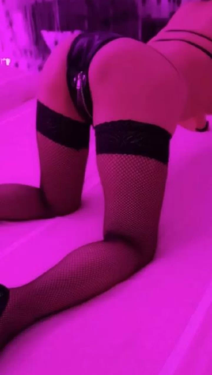 性感大胸妹子_杭州外围小姐