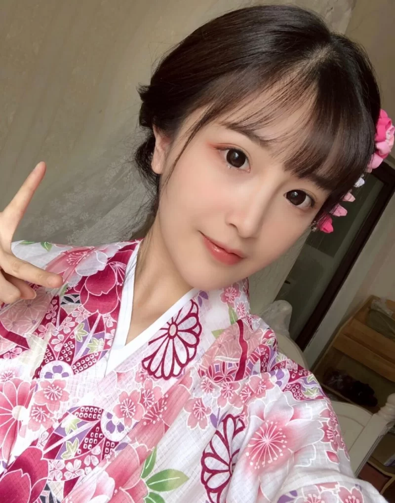 天津一线天白虎粉嫩鲍鱼小妹妹_市区足浴洗浴