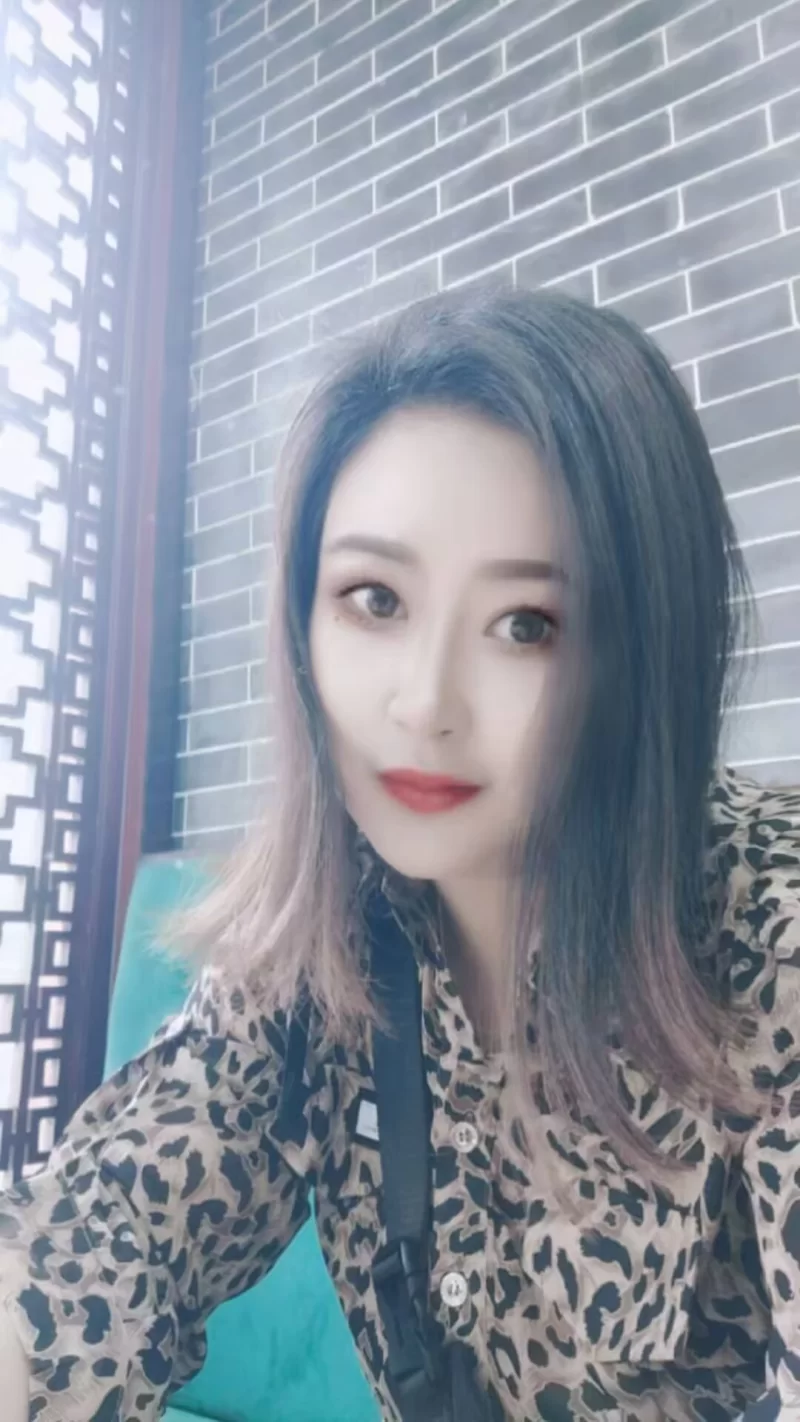 微胖丰满大奶少妇_深圳外围小姐