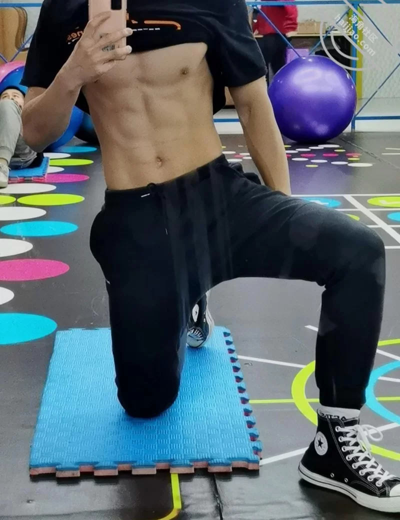 服务系的鸭，体育生_乌鲁木齐男模鸭子