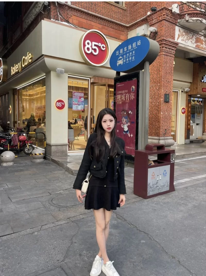 兼职紧致粉嫩老师刚刚下海易高潮_太原外围小姐