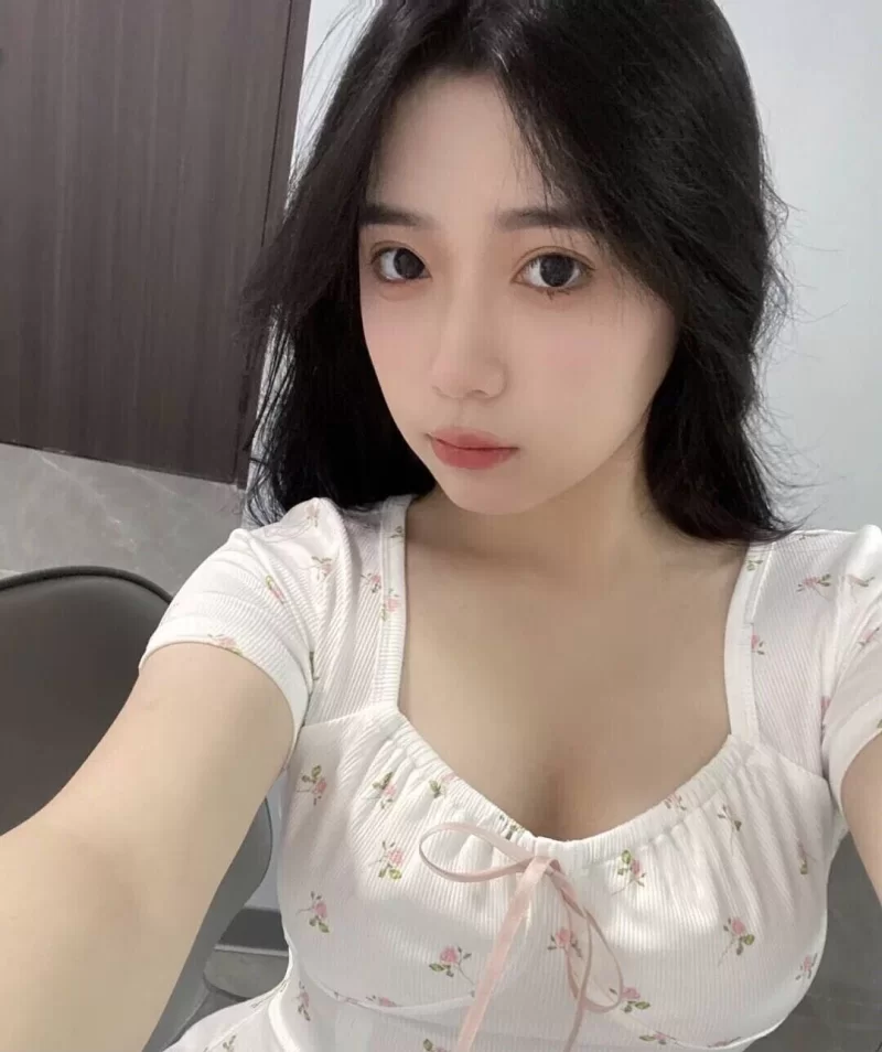 上海清纯温柔的学妹兼职_静安外围小姐