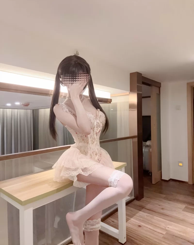 美女找金主 包养伴游 除偏远地区_杭州美女找金主