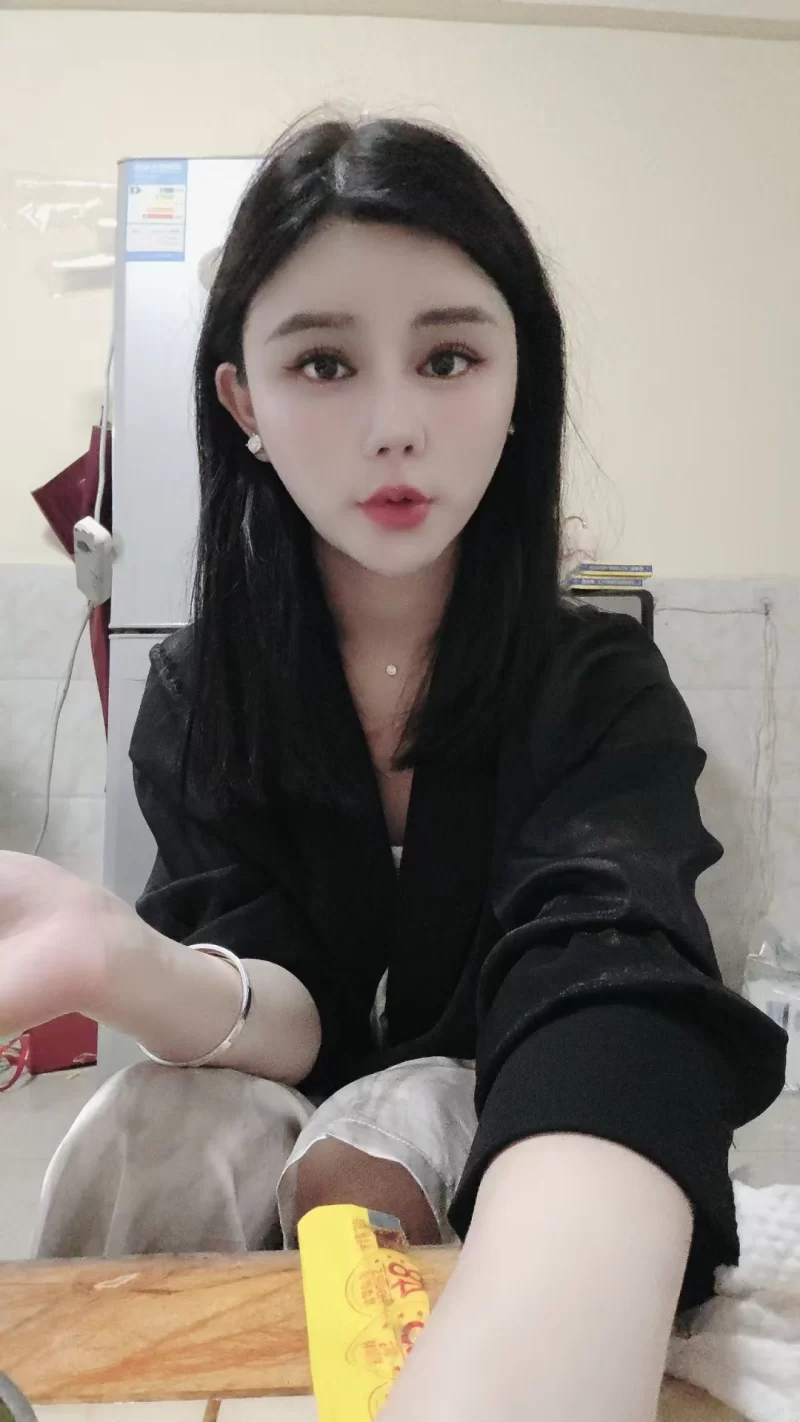 可甜可盐小姐姐_深圳外围小姐