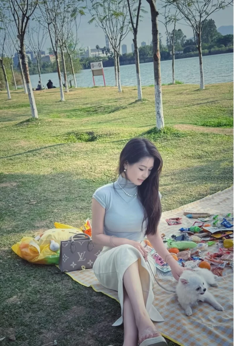 情趣欲望小骚女，玩的得劲_西安外围小姐