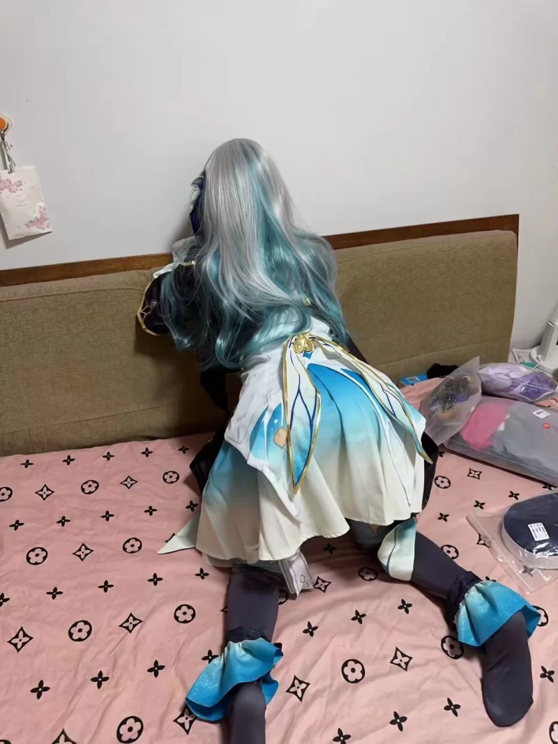 体验南京cos白虎萝莉_南京外围小姐