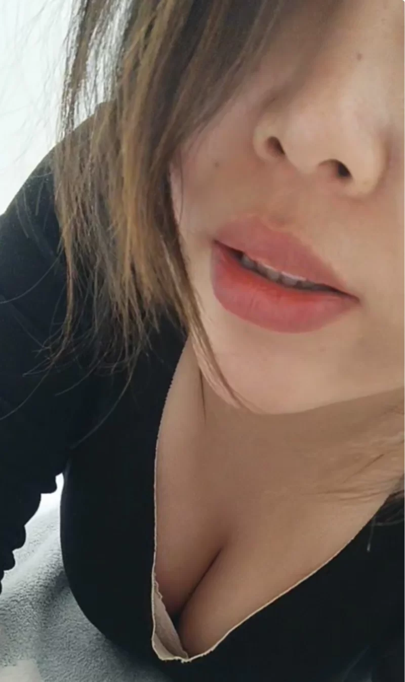 迷人有气质的大奶少妇_太原外围小姐