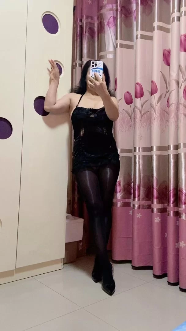 爆射御笔华章丰满熟女姐姐_西安外围小姐