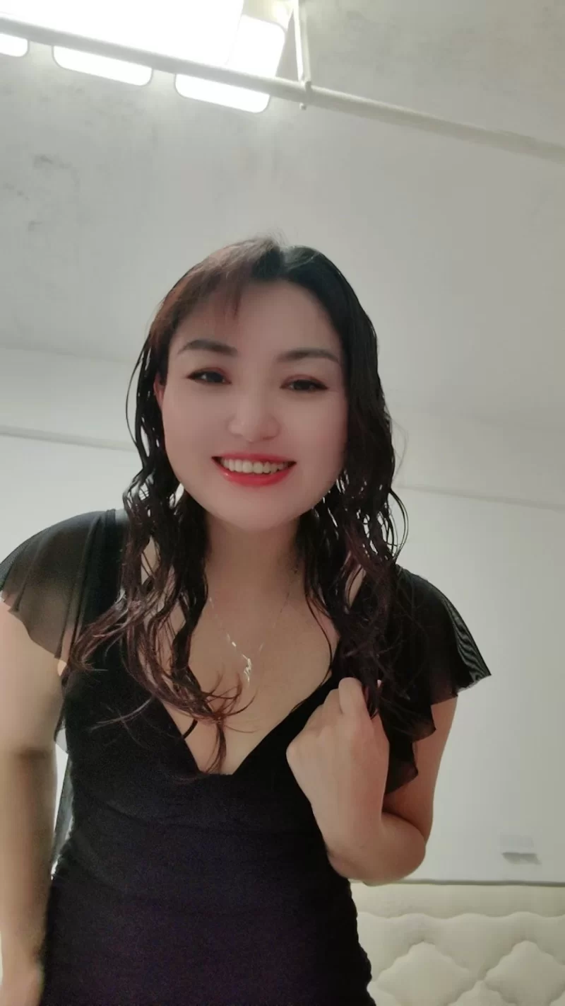 宝安西乡亲姐妹双飞_深圳外围小姐