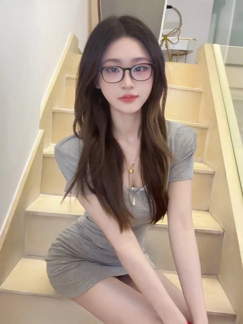 南山西丽06年嫩妹_深圳外围小姐