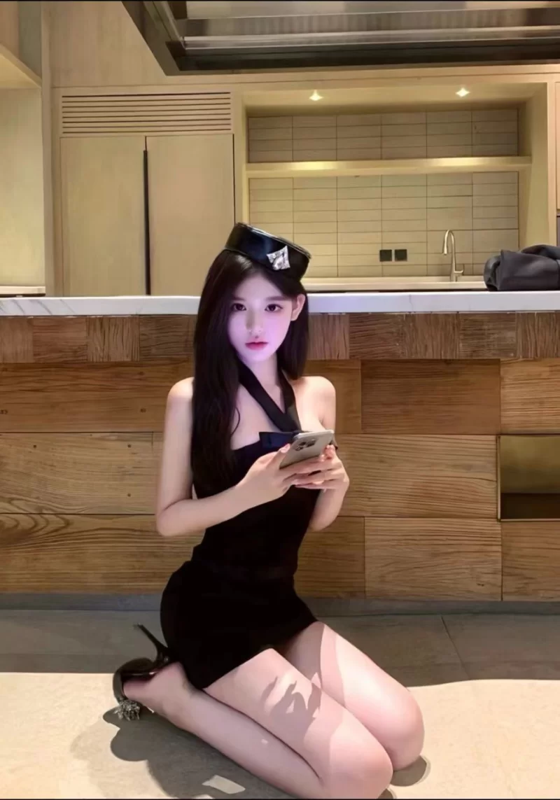 前凸后翘嫩妹妹可三通_西安外围小姐