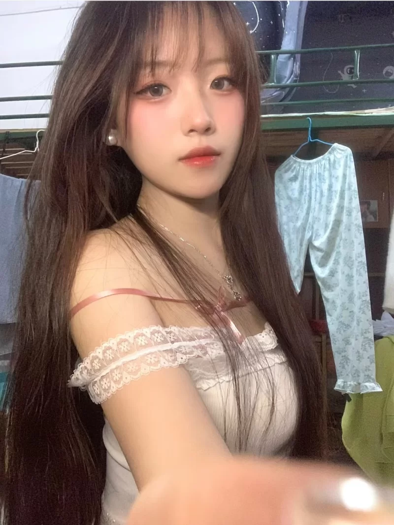 20岁嫩妹儿兄弟们无脑冲吧绝对值得_市区外围小姐