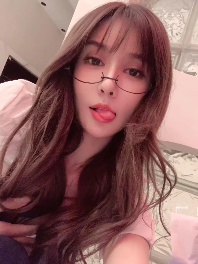 清纯妹妹床上很疯狂_武汉外围小姐