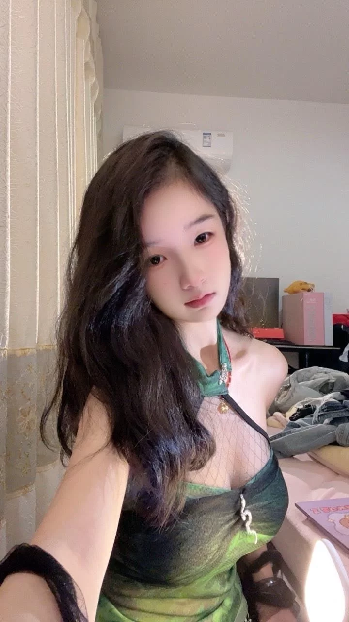 床上姿势多很会配合_市区外围小姐