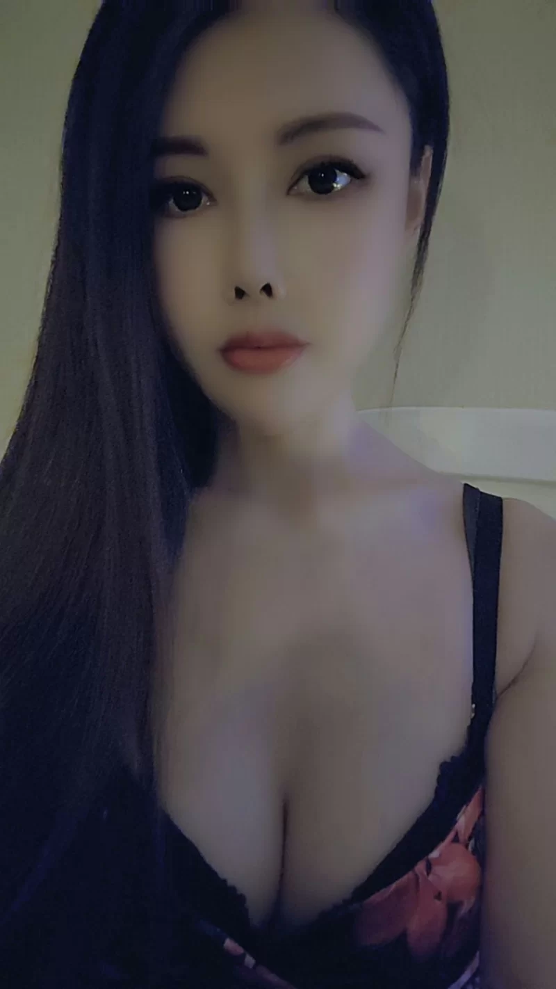 城阳美胸小姐姐_青岛外围小姐