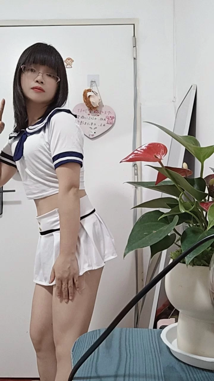 坂田性价比眼镜妹_深圳外围小姐