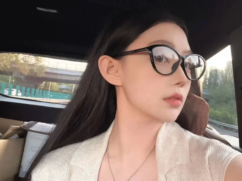 反差清纯少女_苏州外围小姐