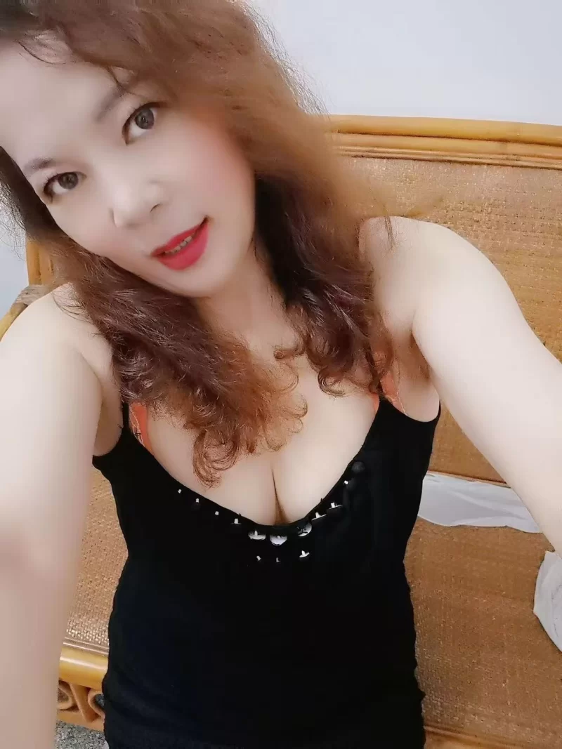 广州越秀熟女_广州外围小姐