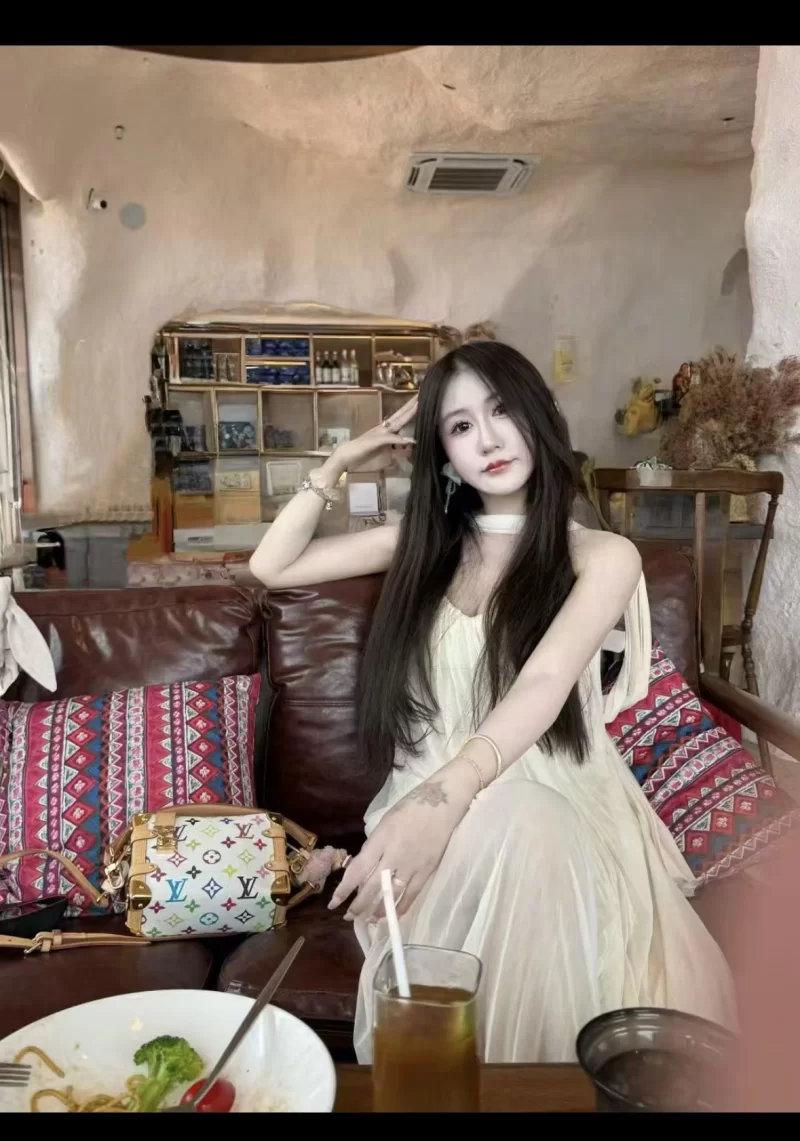 呼市万达 20 “妹妹”_呼和浩特外围小姐