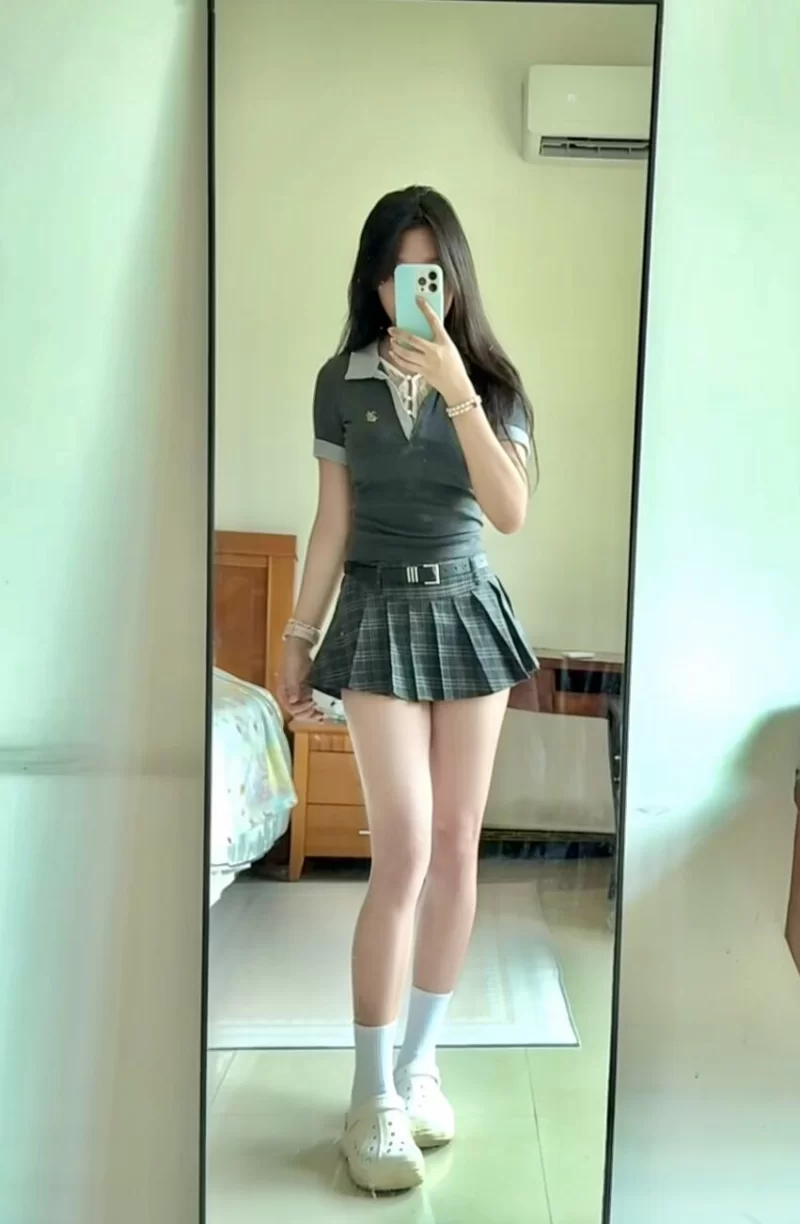 南京小鸡头，她那有学妹兼职可以玩_南京外围小姐