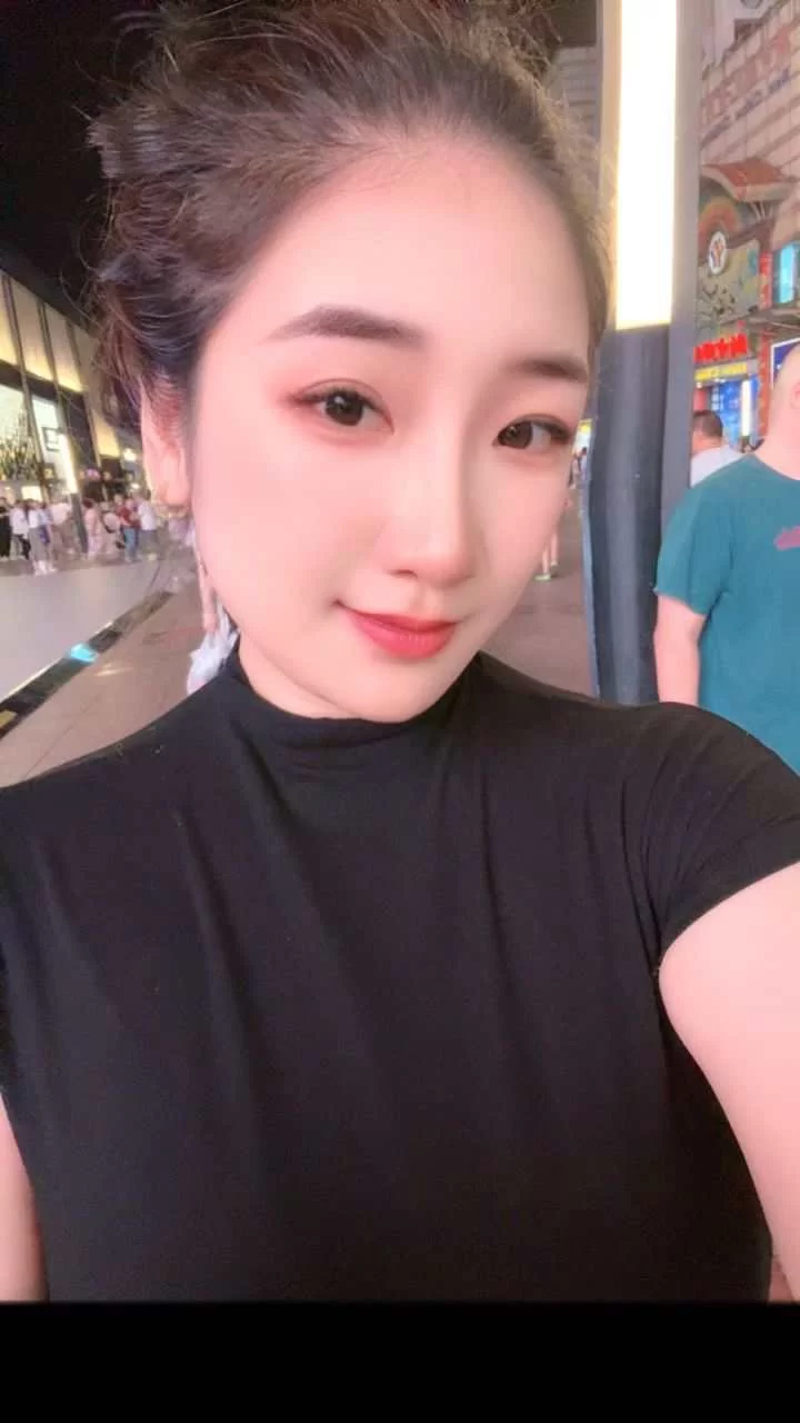 奶子超大服务好_呼和浩特外围小姐